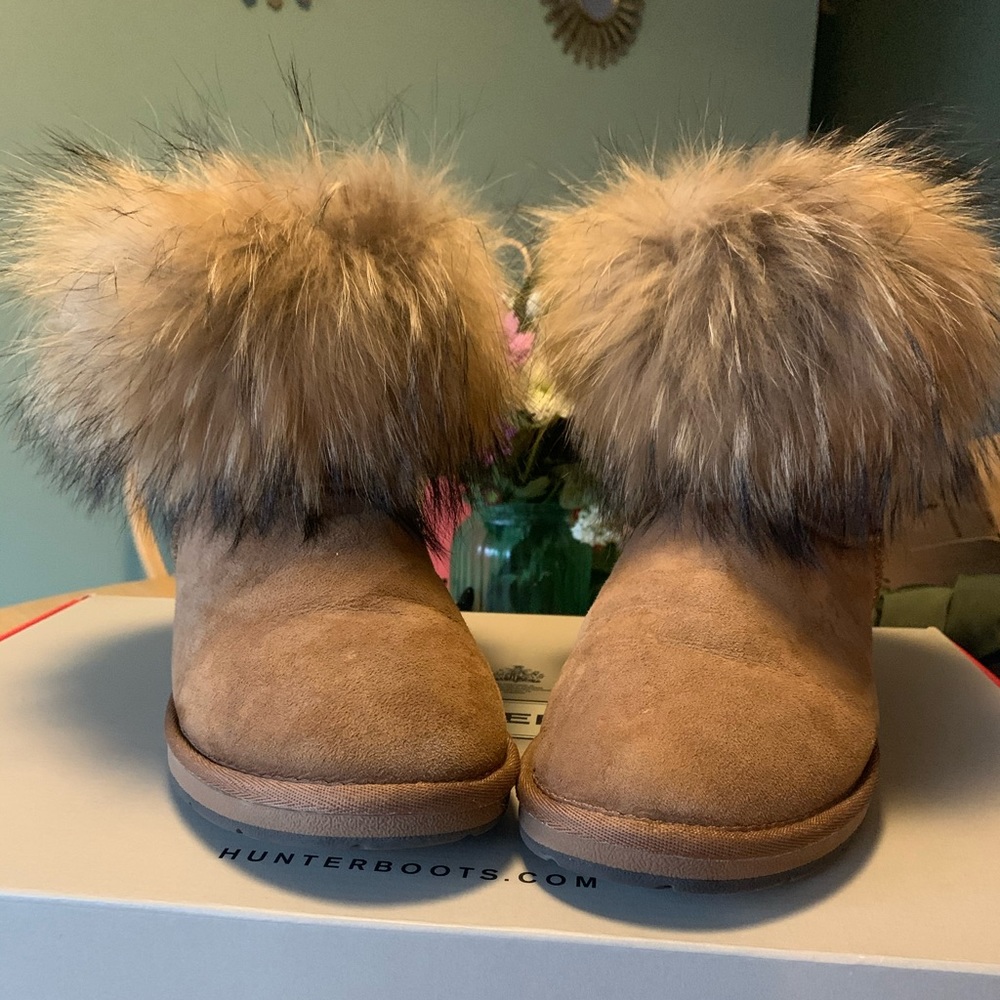 Cloud Nine sheepskin fur boots
